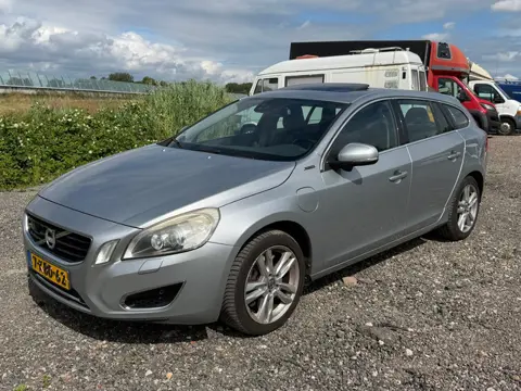 Volvo V60 2.4 D6 AWD Plug-In Hybrid Summum 2013