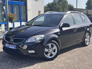 Kia cee'd Sporty Wagon 1.6 CVVT Super Pack l Trekhaak, Navigatie, Cruise & Climate Control, Parkeers