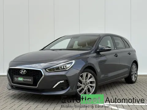 Hyundai i30 1.4 T-GDI Passion | CAM | Stuurverw | Stoelverw. | CLIMATE CONTR.| LED | Carplay | LKA |