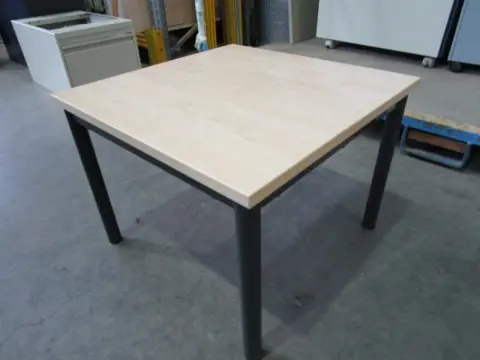 *Bijzettafel B60xD60cm. 2 x vr