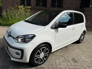 Volkswagen Up! 1.0 up! Edition White / Black Model 2020 5Drs