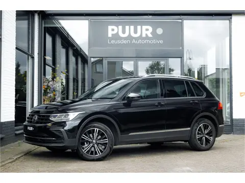 Volkswagen Tiguan 1.5 TSI Life Business Carplay - Trekhaak