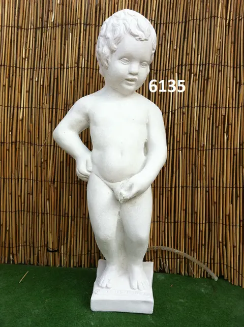 Manneke pis uit Brussel. nr 6135.