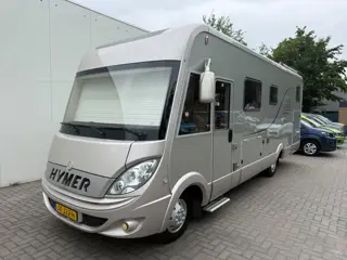 Hymer B 680 Starline Mercedes Automaat - Alle opties - Enkele Bedden, Levelsysteem , 2 x TV , 3 zonn