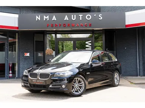BMW 5-serie Touring 520i Executive CRUISE CONTROL/GOED ONDERHOUDEN/LEDER/STOELVERWARMING/ACHTERUITRI