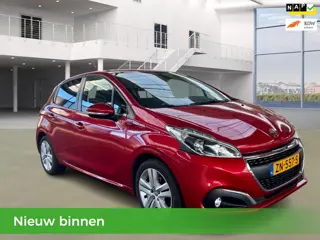 Peugeot 208 1.2 PureTech Signature NAP 5D TREKHAAK AIRCO NAVI PAKEERSENSOREN CRUISECONTROL VELGEN EL