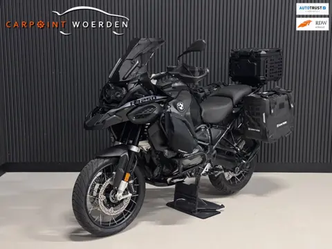 BMW All-Road R 1250 GS Adventure TRIPLE BLACK | AKRAPOVIC | ALLE PAKKETTEN!