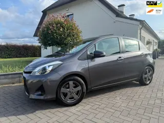 Toyota Yaris 1.5 Full Hybrid / BJ: 2014 / Automaat