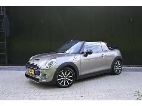 MINI Cabrio 2.0 Cooper S Chili Serious Business Harman- Kardon, head-up display