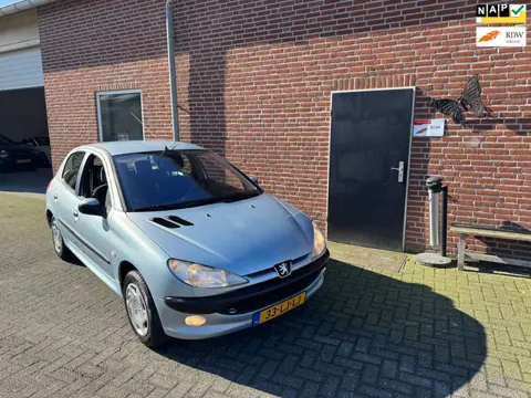 Peugeot 206 1.4 Gentry 5 Deurs, Airco, Trekhaak, LAGE KM stand
