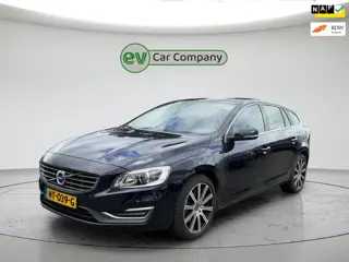 Volvo V60 2.4 D6 Twin Engine R-Design | Volleder | Trekhaak | Memory Seats | Harman Kardon | Parkeer