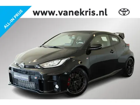 Toyota Yaris 1.6 GR Performance, Milltek, KW Schroefset, Suede stuurwiel, Dakspoiler