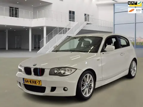 BMW 1-serie 118i M PAKKET|6BAK|XENON|NAVI|PSENSOR|HALFLEDER