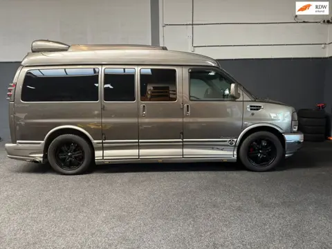 GMC GMC SAVANNA 1500 CAMPER LPG