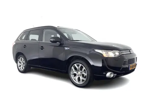 Mitsubishi Outlander 2.0 PHEV Instyle (Plug-In) {SoH-94%} Aut. *PANO | LEATHER | XENON | NAVI-FULLMA