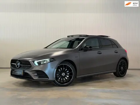 Mercedes-Benz A-klasse Mercedes-Benz A-klasse 250 e AMG Line | PANO | NIGHT | 360 CAMERA | BURMESTER