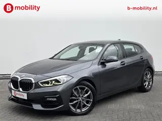 BMW 1-serie 118i High Executive Sportline Apple CarPlay | Stoelverwarming | Sportstoelen | PDC | Cru