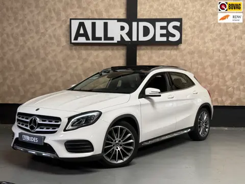 Mercedes-Benz GLA-klasse 200 AMG Edition White| Pano | Camera | 19 inch | Led |