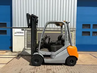 VS-22943 Diesel triplex heftruck Still RX70-25