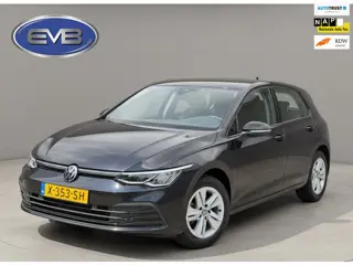 Volkswagen Golf 1.0 eTSI AUTOMAAT Life, achteruitrijcamera, navigatie, sfeerverlichting, climaat, 1 