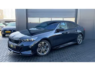 BMW 5-serie 520i M Sportpakket| Camera|H&K