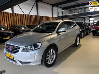 Volvo XC60 2.4 D5 momentum trekhaak adaptive cruise winterpakket navi 18 inch