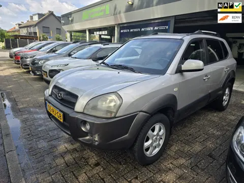 Hyundai Tucson 2.0i Dynamic | NIEUWE APK | 12 MND GARANTIE | AIRCO | ELEC RAMEN |