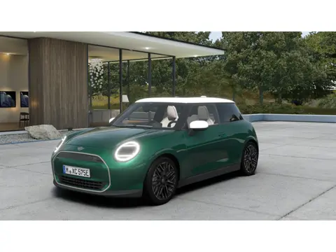 MINI Electric Cooper E Favoured M 40.7 kWh Panorama dak | Adaptive LED | stoelverwarming