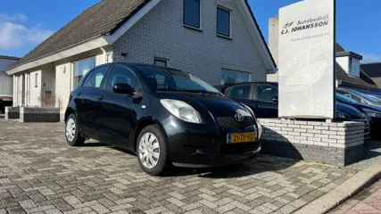 TOYOTA YARIS 1.3 VVTi Sol