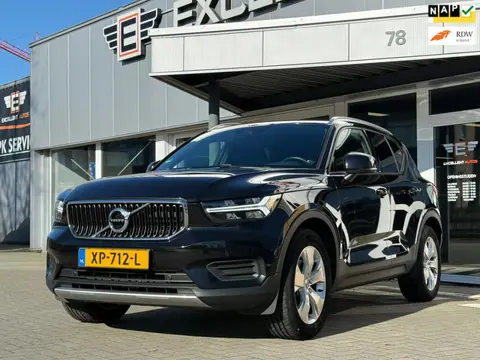 Volvo XC40 2.0 T4 Momentum