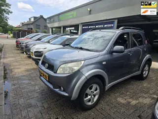 Daihatsu Terios 1.5-16v Exclusive | 2E EIGENAAR | 12MND GARANTIE | AIRCO | LEDER |LMV | NW APK |
