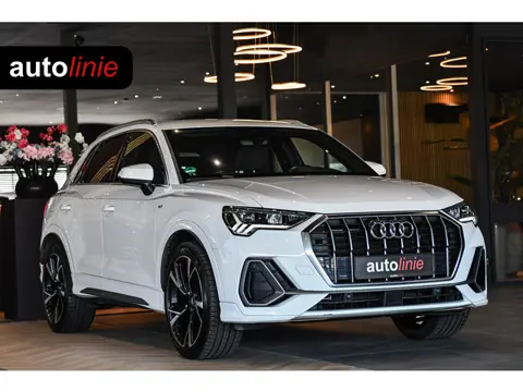 Audi Q3 35 TFSI 3x S-line. ACC, Camera, Matrix, Dodehoek, Stoelverw!