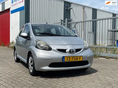 Toyota Aygo 1.0-12V 2008 5drs Grijs