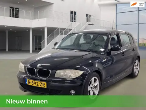 BMW 1-serie 118i 5D Airco Automaat Leder NW APK Cruiscontrol Velgen