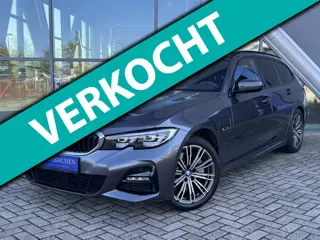 BMW 3-serie Touring 330e Plug in Hybride M-sport Shadow-line 292pk Panoramadak / Camera