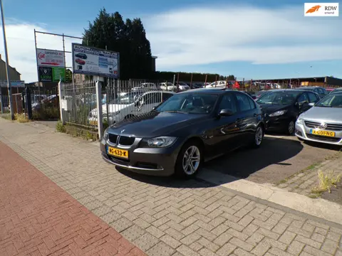 BMW 3-serie 318i