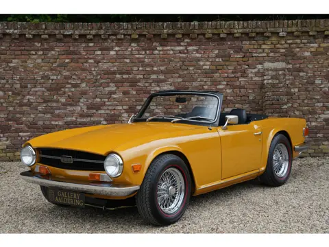 Triumph TR6 Overdrive "Saffron Yellow" Triple Weber version! Restored and technically rebuilt with s