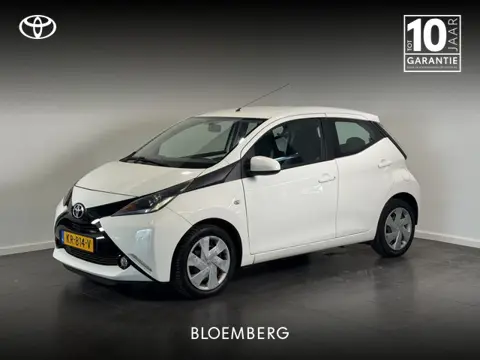 Toyota Aygo 1.0 VVT-i x-play | Achteruitrijcamera | Airco |