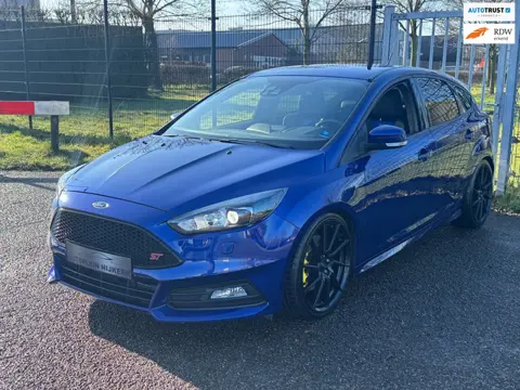 Ford Focus 2.0 ST 250PK Recaro 19inch Sportuitlaat LED