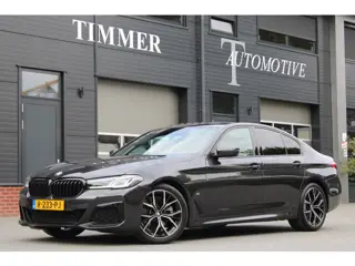 BMW 5 Serie 520i Business Edition Plus M-Sport - Schuif kanteldak - Laserlight - 19 inch- Lederen be