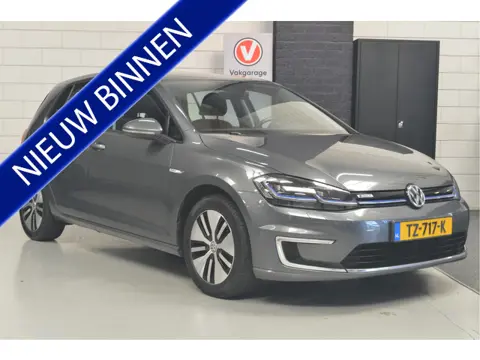 Volkswagen e-Golf e-Golf // NAVI // ADAPTIVE CRUISE // CAMERA // CLIMA // 140.000 km //