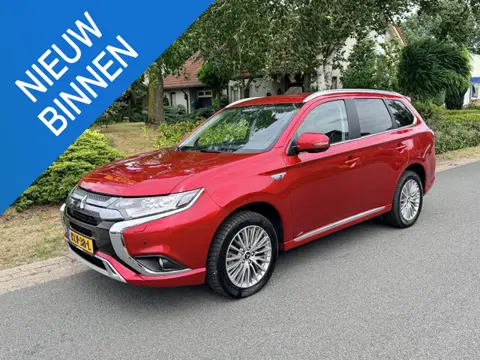 Mitsubishi Outlander 2.4 PHEV 239PK Navi•Leder•Camera