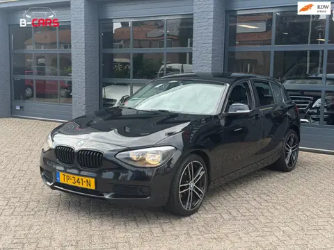 BMW 1-serie 116i Executive Leer|XlNavi|Stoelvw|Pdc|Sport|Nap