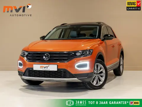 Volkswagen T-Roc 1.5 TSI Style Business / 150pk / Panorama dak / Leder / Stoelverwarming / Keyless /
