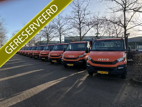 Iveco Daily 35C14 2.3 375 Laadklep 500kg Trekhaak 3500kg trekgewicht Airco 2-Persoons Open laadbak P
