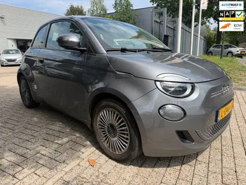 Fiat 500e Icon 42 kWh 2021 59.000 km panoramadak, navi, cruise, elec pakket appl car play 2e eigenaa
