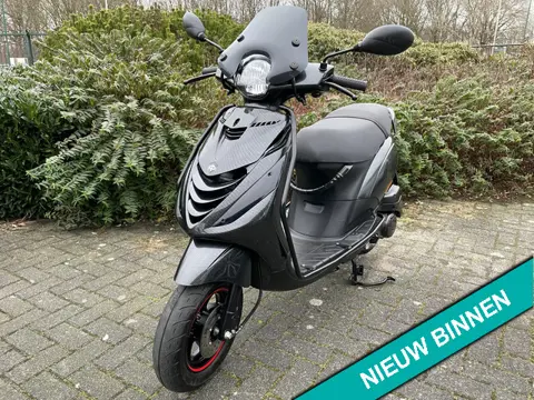 Piaggio Zip SP Carbonne 45km E4 Alpha Matrix BETAAL met in3