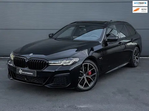 BMW 5-serie Touring 530e M-Pakket, Pano, HUD, Pilot Assist, Trekhaak,