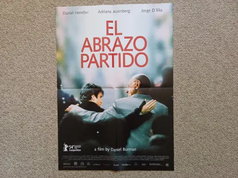 EL ABRAZO PARTIDO filmposter.