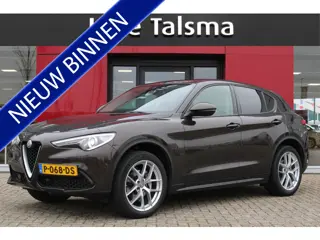 Alfa Romeo Stelvio 2.0 T AWD Super | Navigatie | Afneembare Trekhaak | 20" Lichtmetalen Velgen | Ach